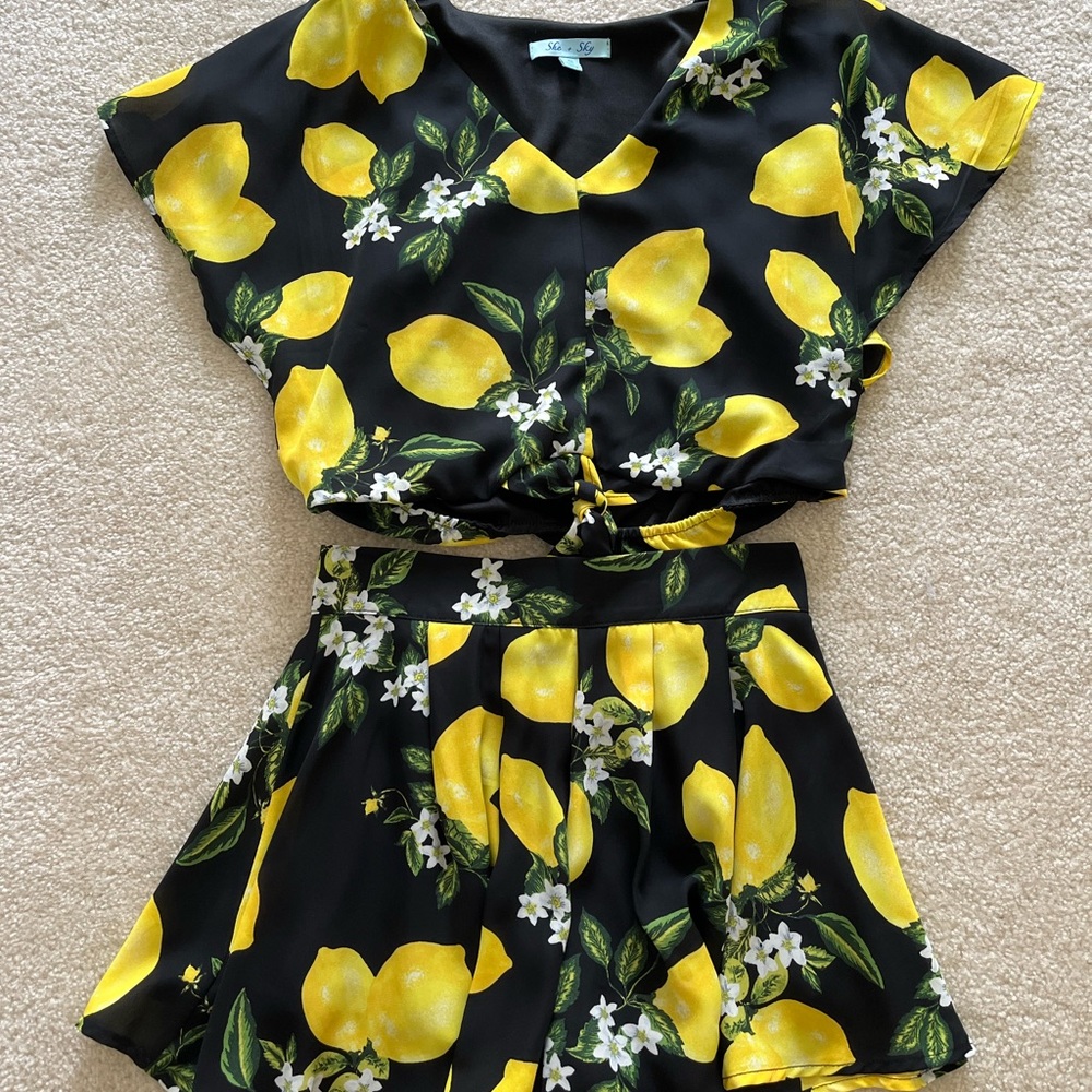 She+sky lemon short and top set